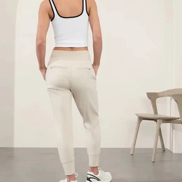 Athleta Venice Jogger Pants Light Beige Zipper Pockets Size S - Picture 2 of 8